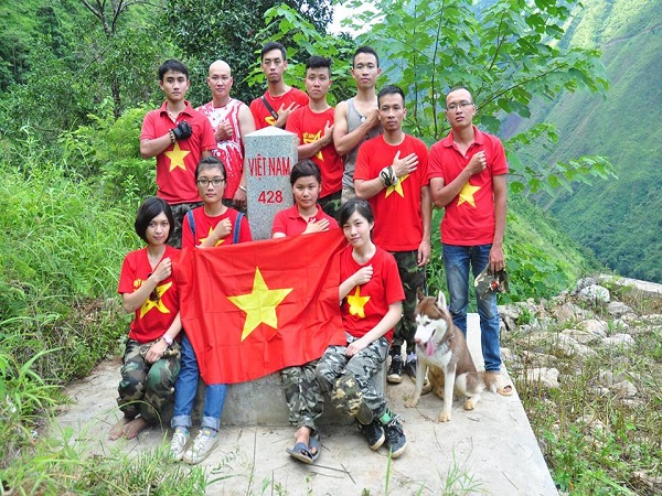 Áo cờ đỏ sao vàng mua ở đâu